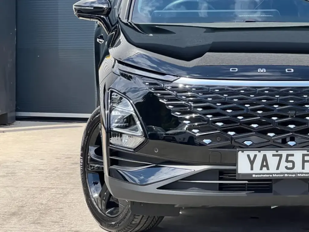 Image for 2025 OMODA 5 Noble Petrol at position 4