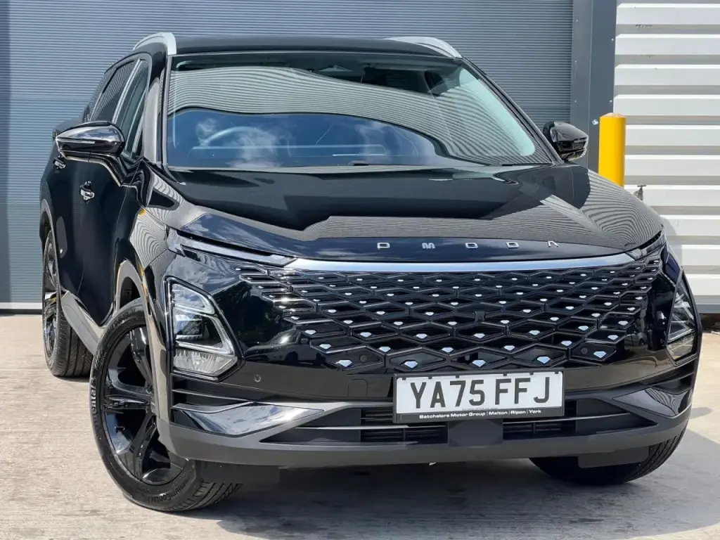 Image for 2025 OMODA 5 Noble Petrol at position 1