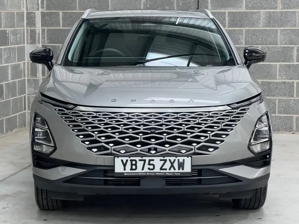 Image for 2025 OMODA 5 Noble Petrol at position 5