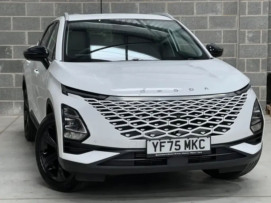 Image for 2025 OMODA 5 Noble Petrol at position 1