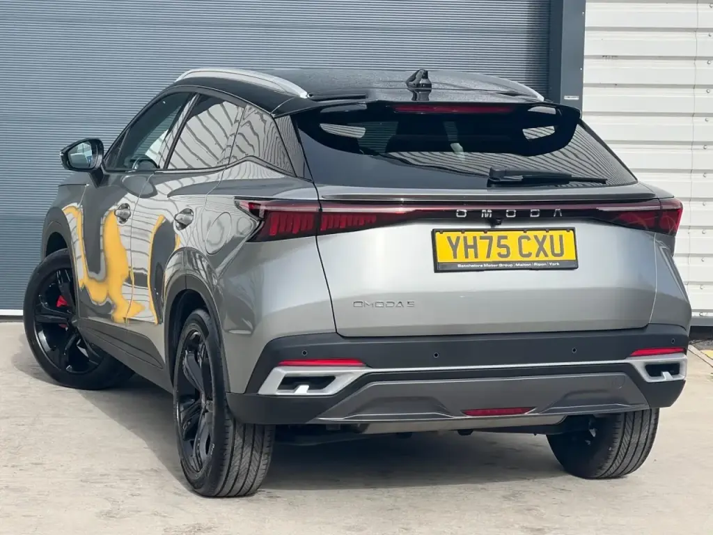 Image for 2025 OMODA 5 Noble Petrol at position 2