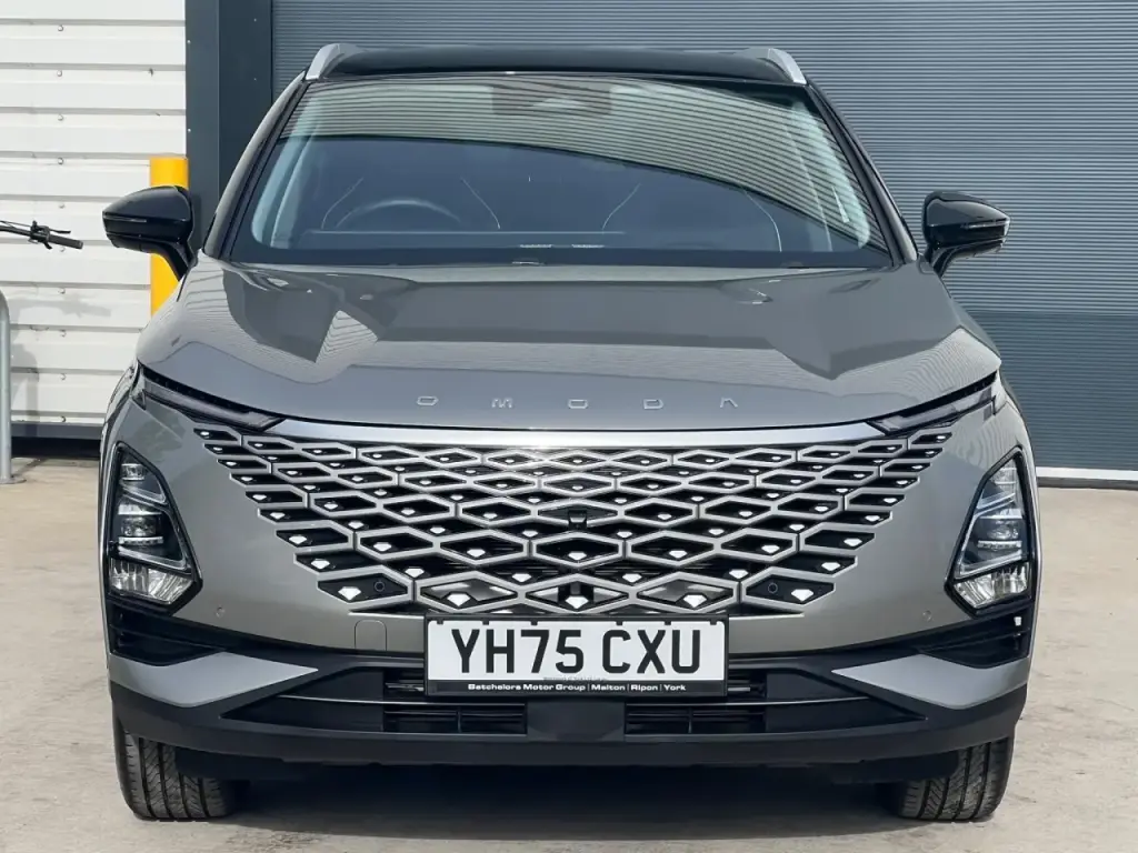 Image for 2025 OMODA 5 Noble Petrol at position 5
