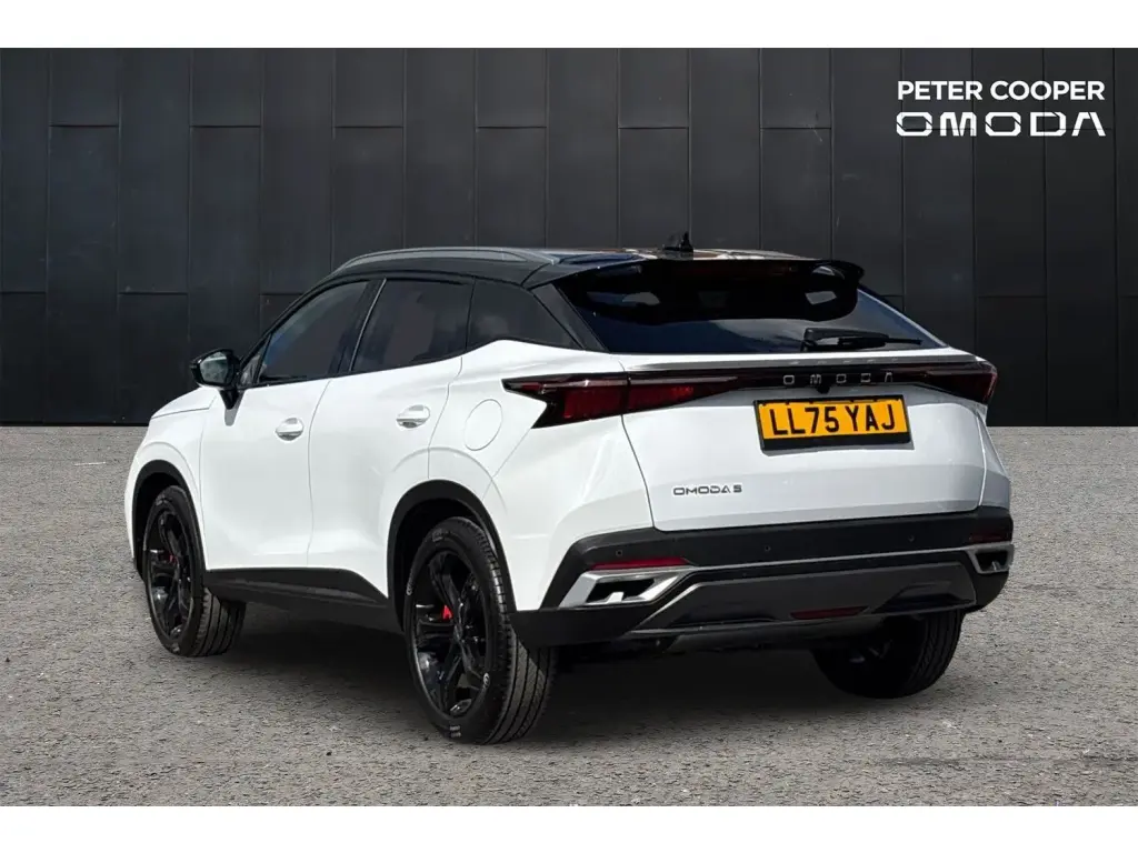 Image for 2025 OMODA 5 Noble Petrol at position 2