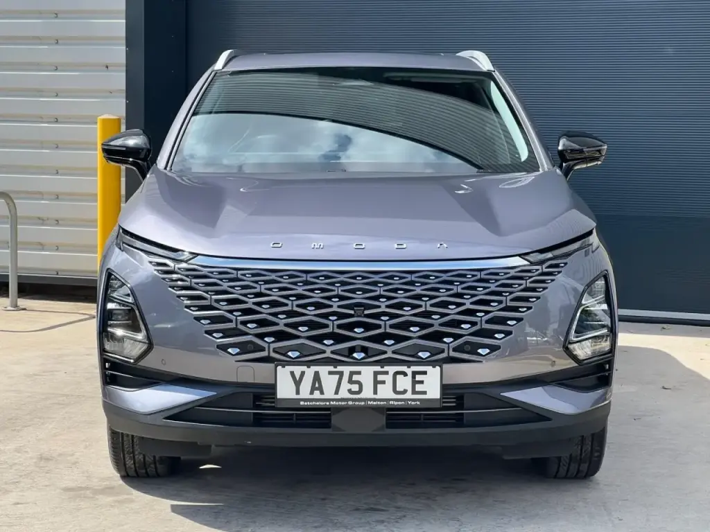 Image for 2025 OMODA 5 Noble Petrol at position 5