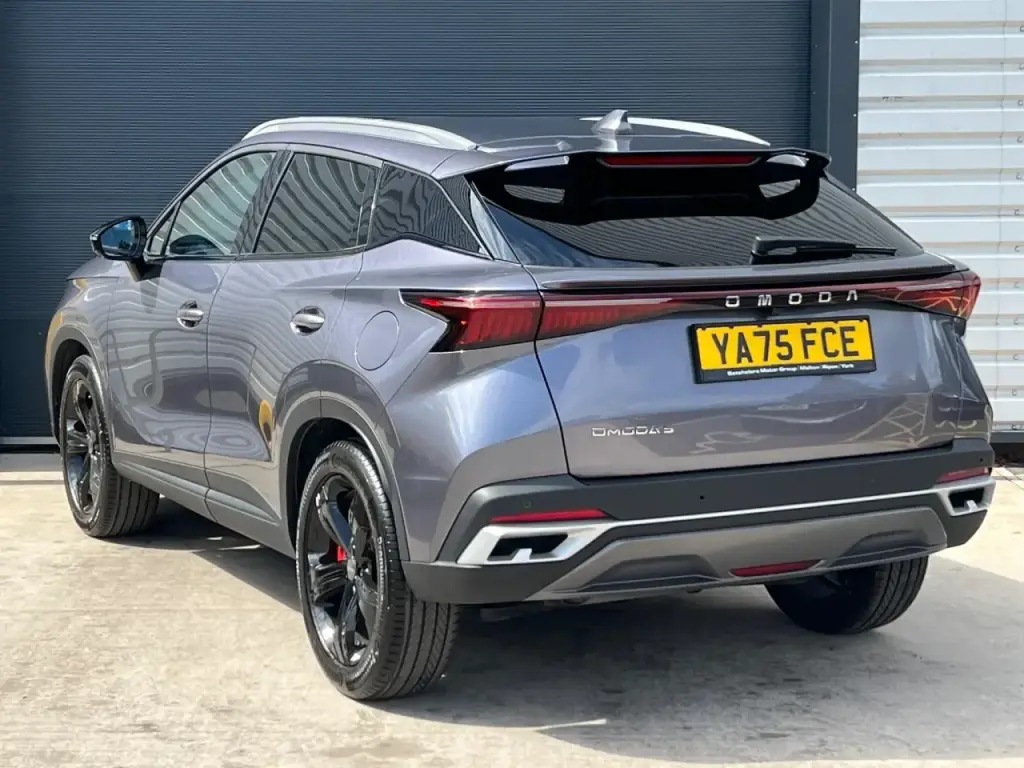 Image for 2025 OMODA 5 Noble Petrol at position 2