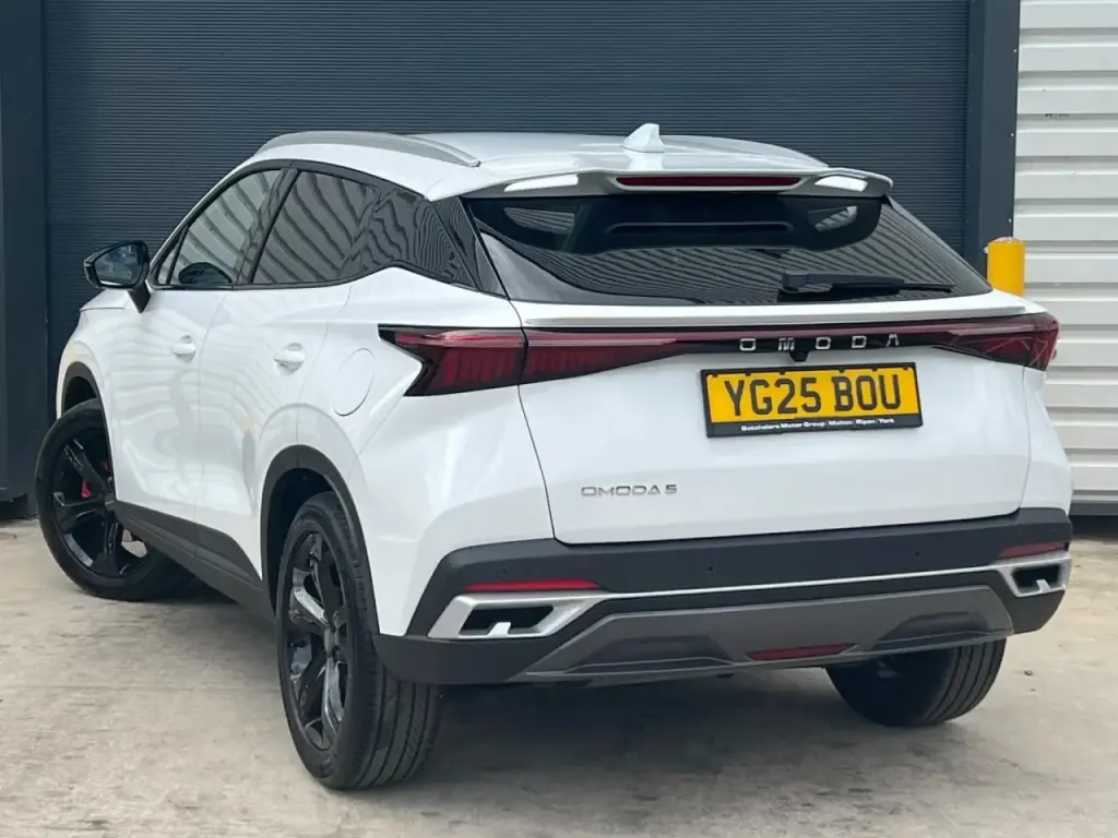 Image for 2025 OMODA 5 Noble Petrol at position 2