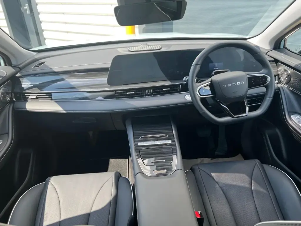 Image for 2025 OMODA 5 Noble Petrol at position 3