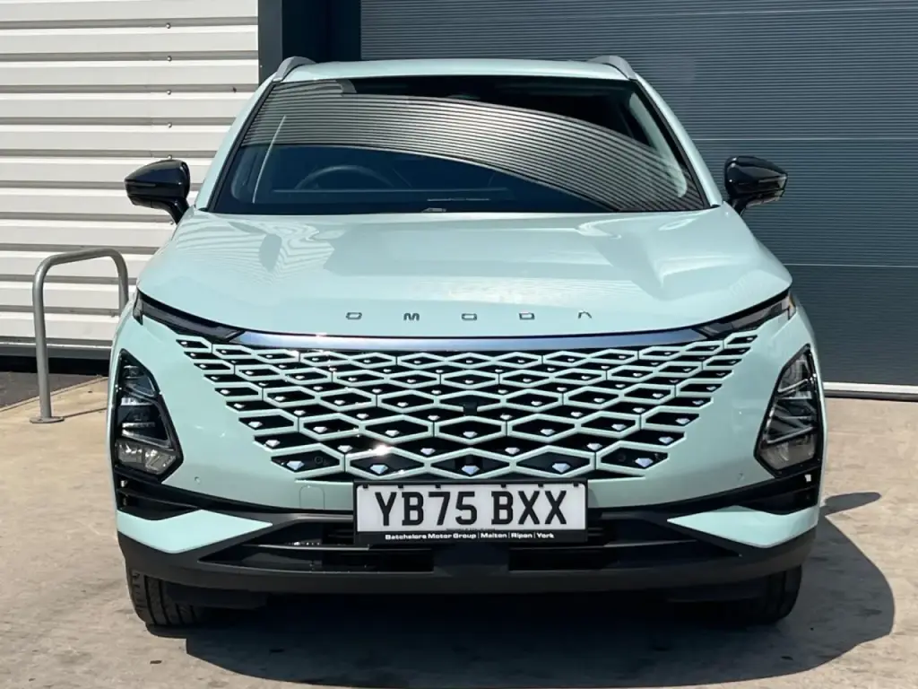 Image for 2025 OMODA 5 Noble Petrol at position 5