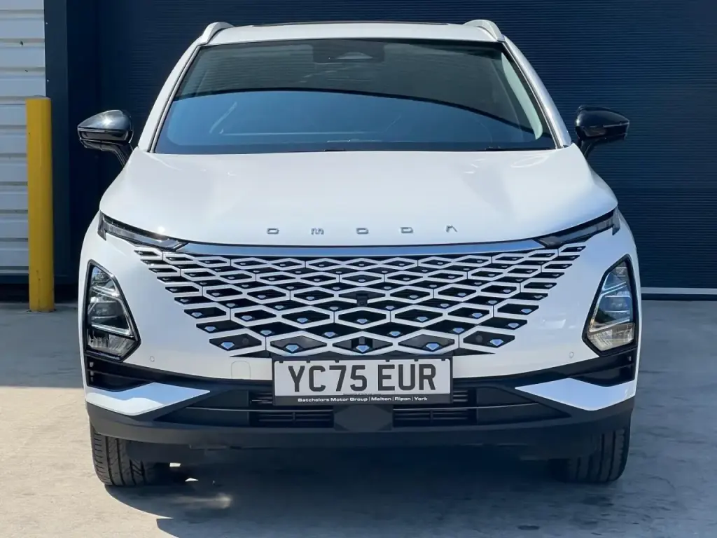 Image for 2025 OMODA 5 Noble Petrol at position 5