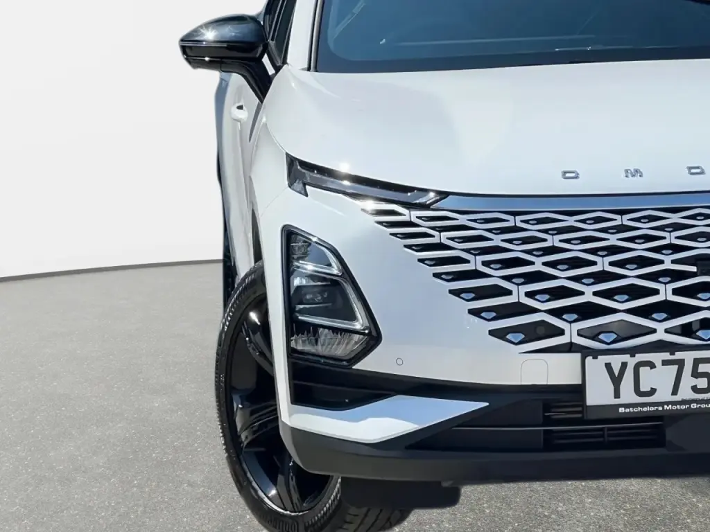 Image for 2025 OMODA 5 Noble Petrol at position 4