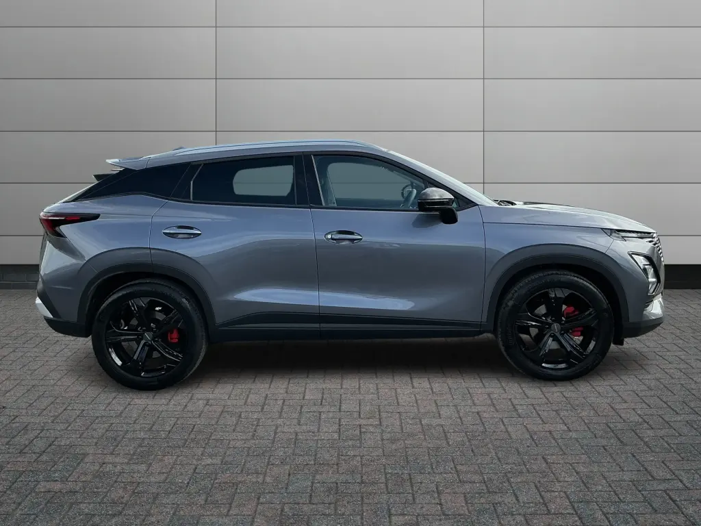 Image for 2026 OMODA 5 Noble Petrol at position 5