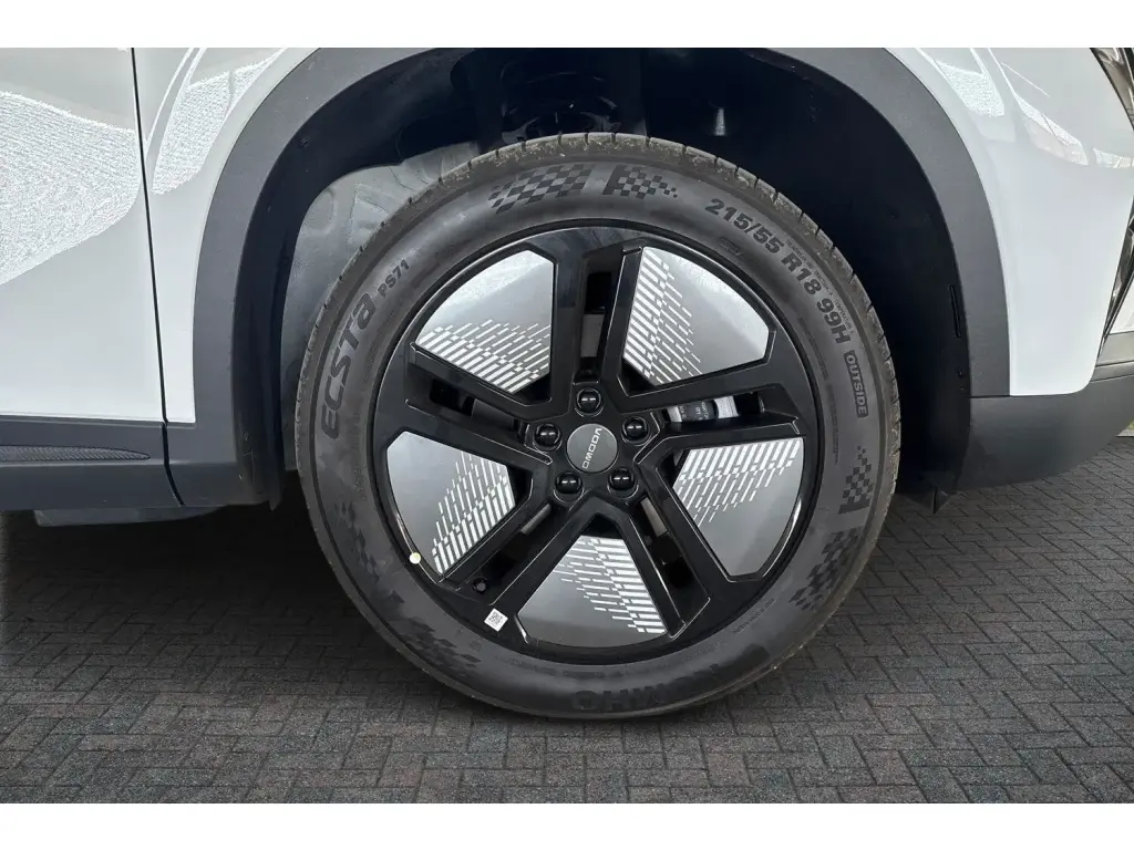 Image for 2026 OMODA E5 Noble Electric at position 4