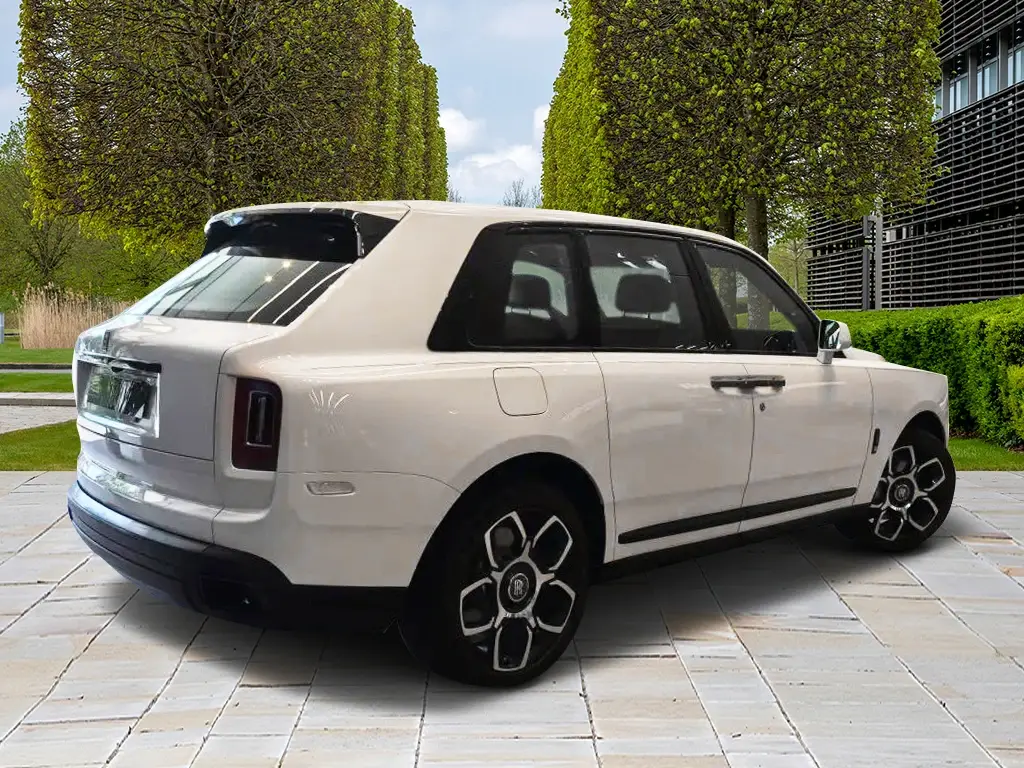 2024 Black Badge Cullinan image