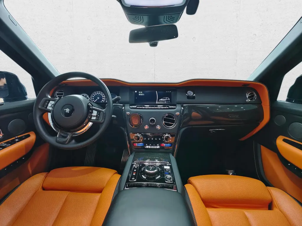 2021 Black Badge Cullinan image