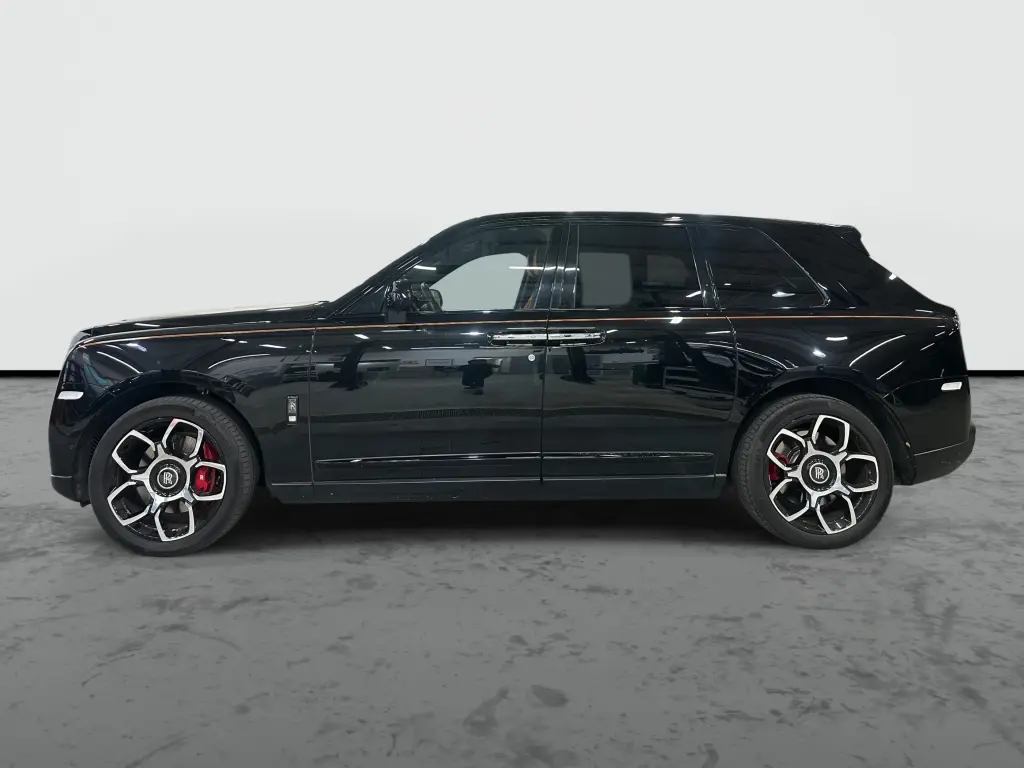 2021 Black Badge Cullinan image