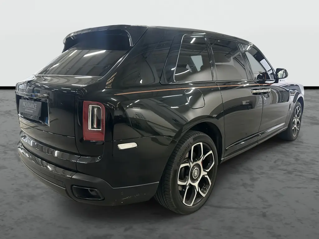 2021 Black Badge Cullinan image