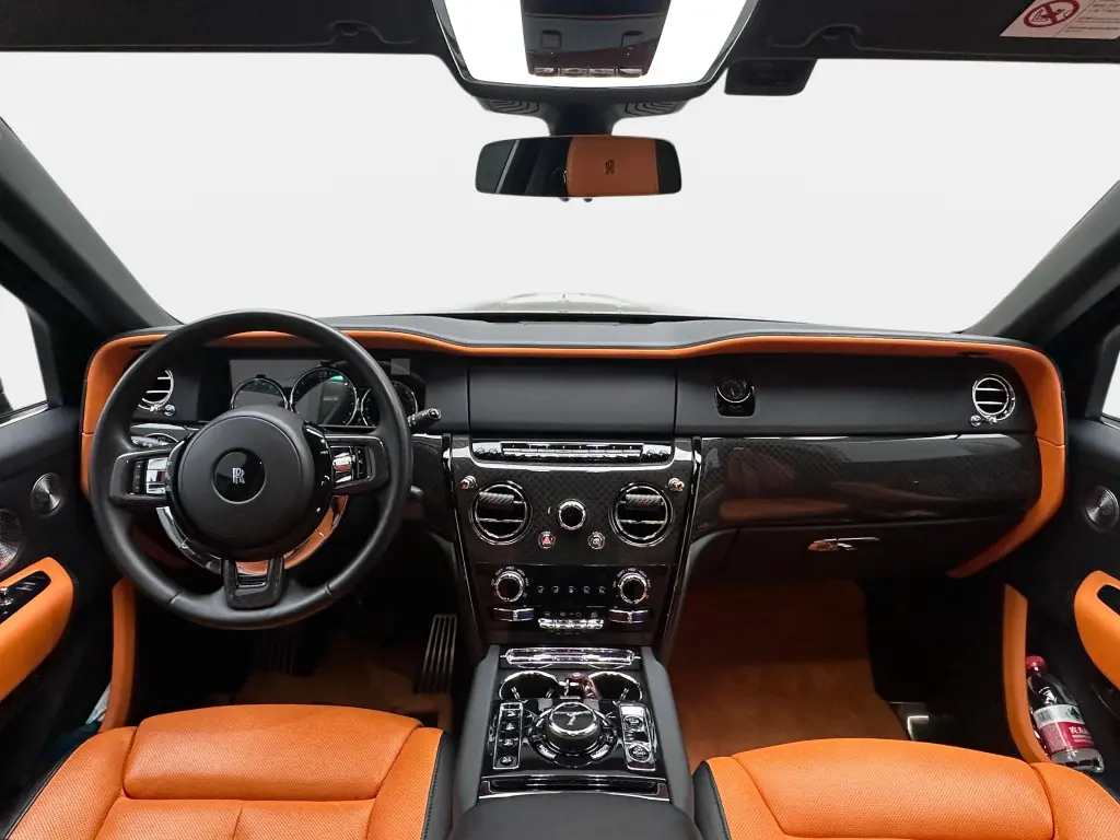 2021 Black Badge Cullinan image