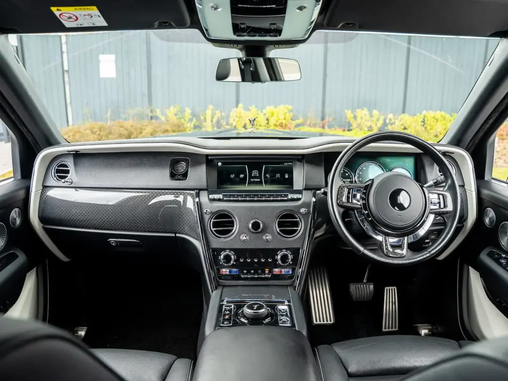 2022 Black Badge Cullinan