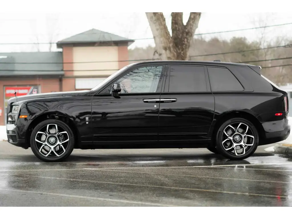 2022 Black Badge Cullinan