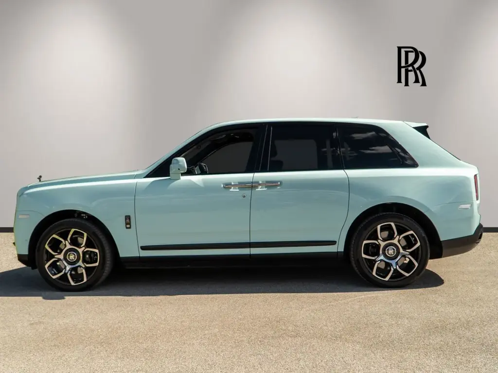 2023 Black Badge Cullinan