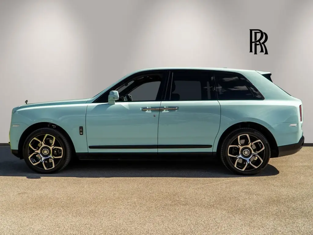 2023 Black Badge Cullinan