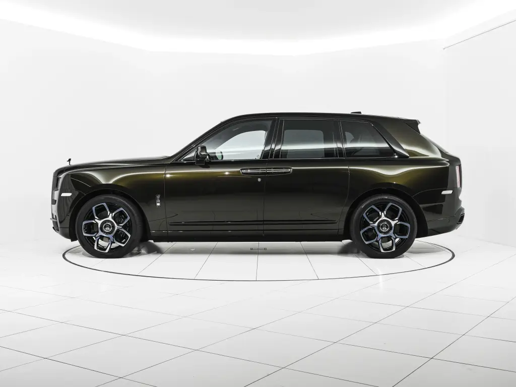 2023 Black Badge Cullinan