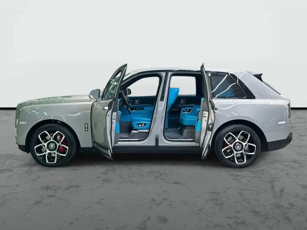 2023 Black Badge Cullinan