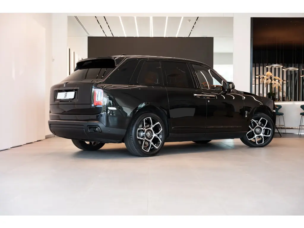 2024 Black Badge Cullinan image
