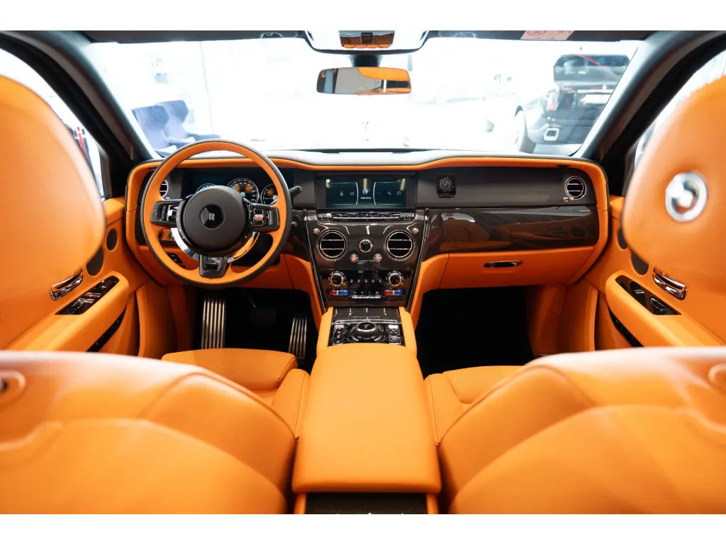2024 Black Badge Cullinan image