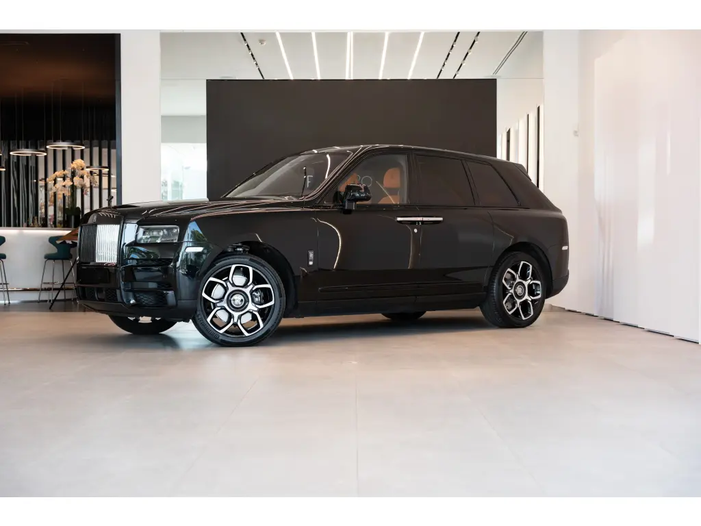 2024 Black Badge Cullinan image