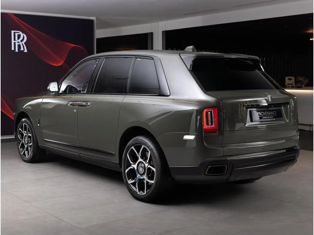 2024 Black Badge Cullinan image