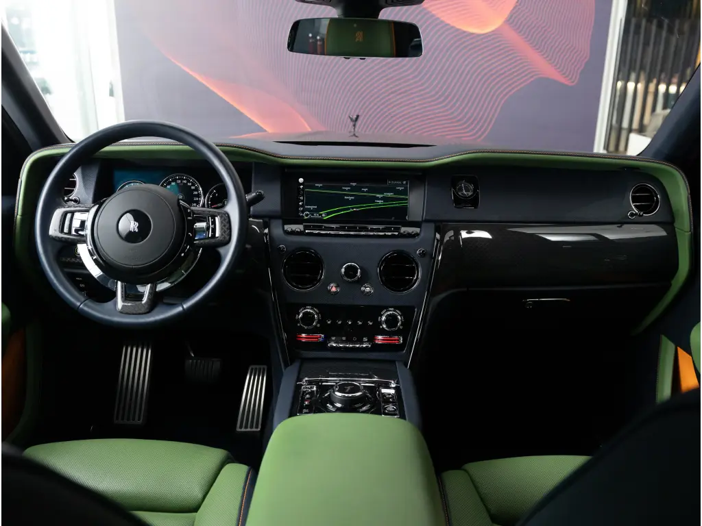 2024 Black Badge Cullinan image