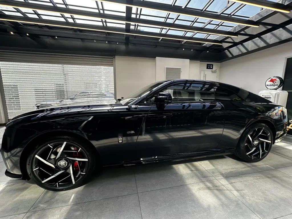 2025 Black Badge Spectre