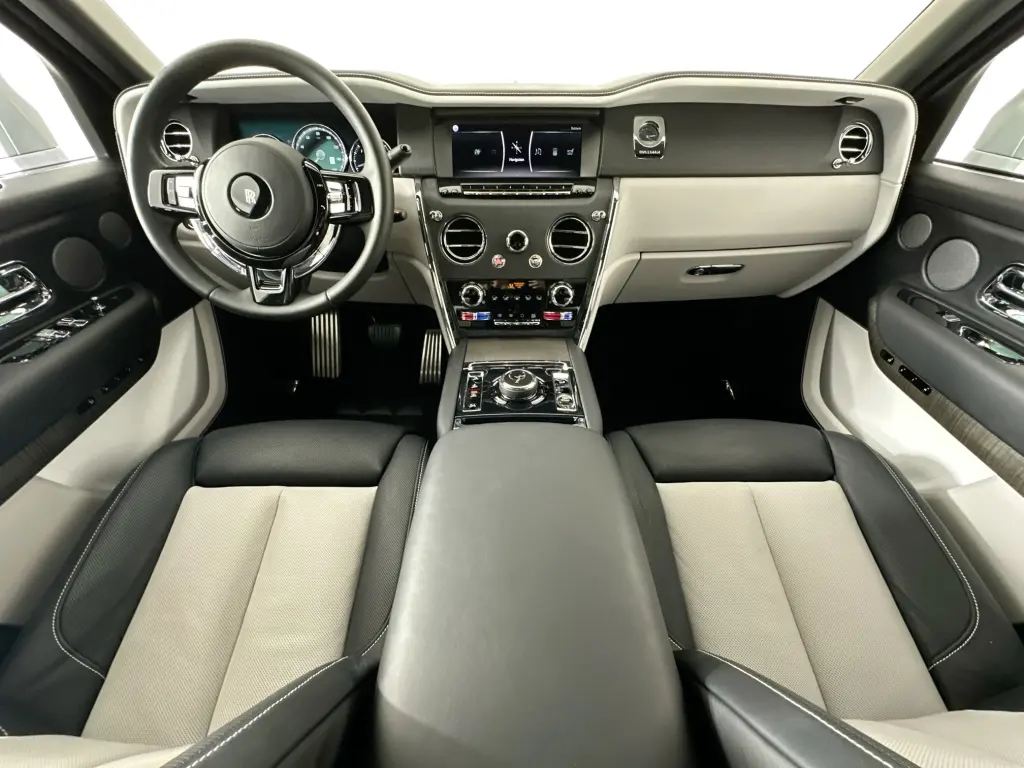 誠F11ロールスロイス白F24デリバリーバン 2024 Rolls‑Royce Cullinan Cullinan for sale at Rolls-Royce