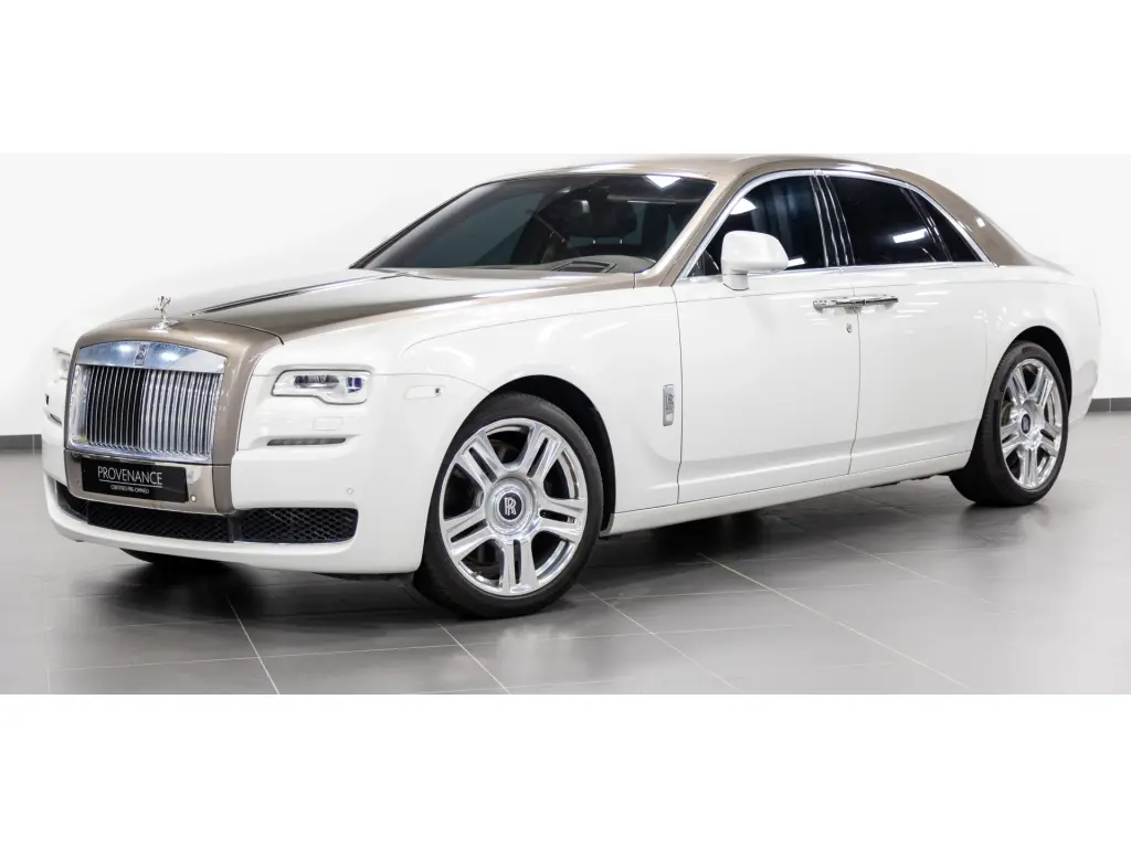 Полные сведения об автомобиле 2017 rolls-royce Ghost Ghost Андалузский  белый Серебристый песок Желто-коричневый Oak Cluster (дуб) — доступно для  продажи у Rolls-Royce Motor Cars Dubai Sheik Zayed Road,PO Box  8827,Dubai,United Arab Emirates