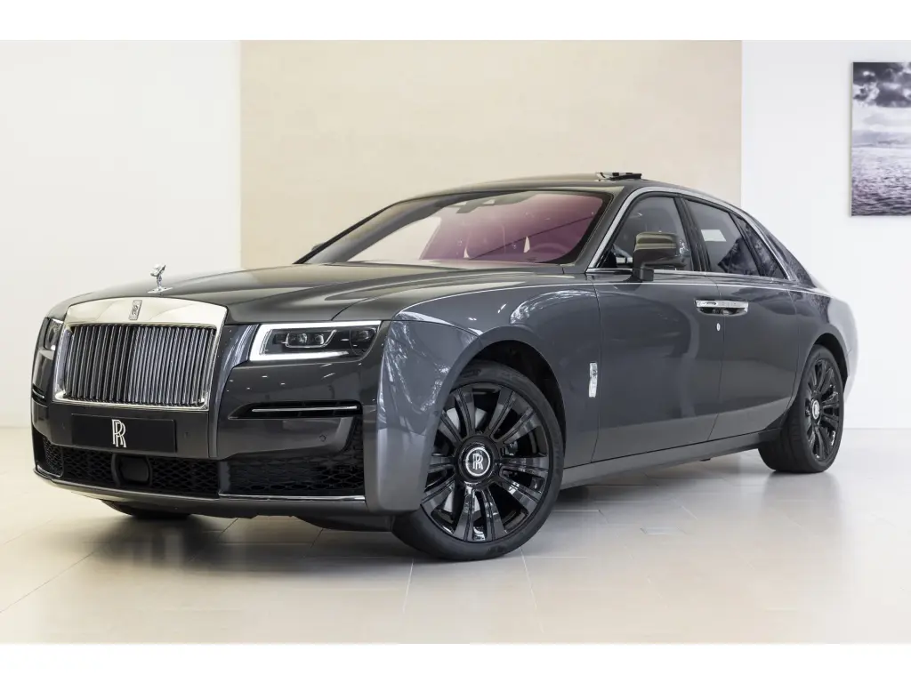 Полные сведения об автомобиле 2023 rolls-royce Ghost Ghost Пушечная бронза  Черный Рояльный черный — доступно для продажи у Rolls-Royce Motor Cars  Eindhoven Huizingalaan 66,Eindhoven,5628 CM,Netherlands,KvK 17059330 для  424 900 €