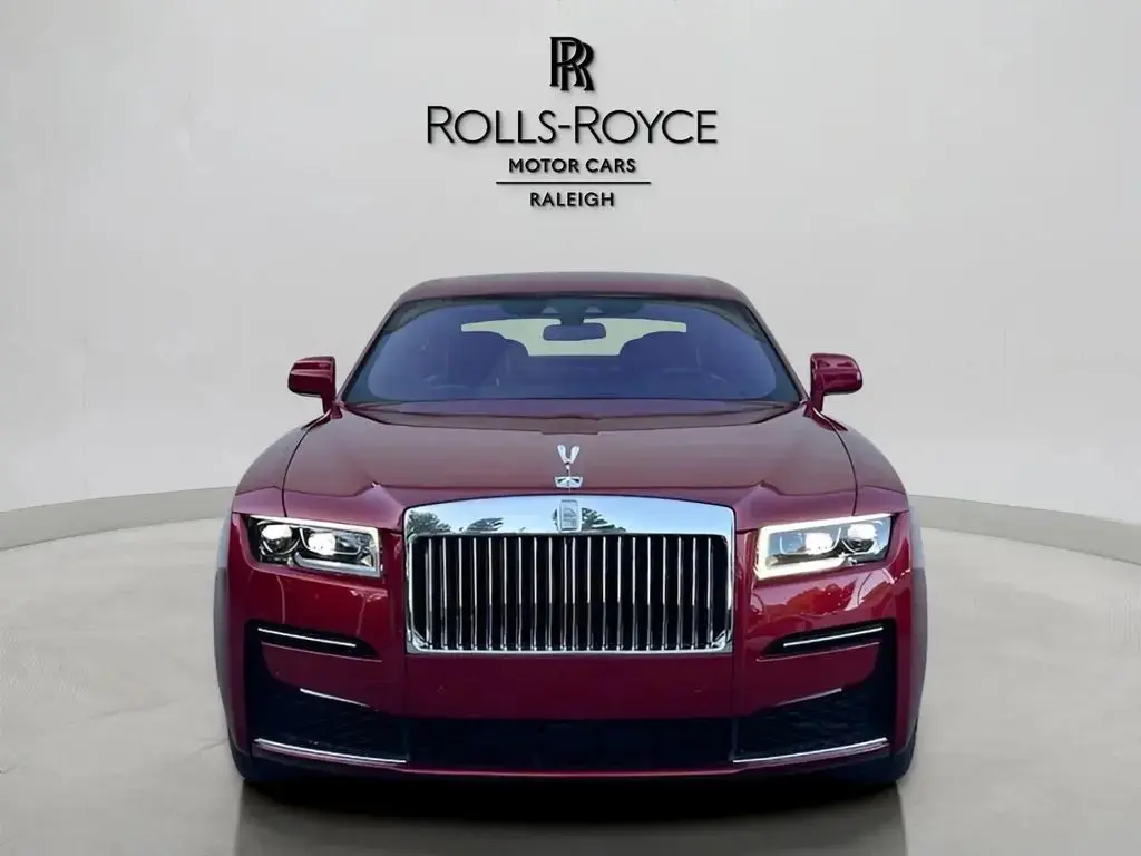 2024 Rolls-Royce Ghost マグマ レッド {SECONDARY_EXTERIOR_COLOUR