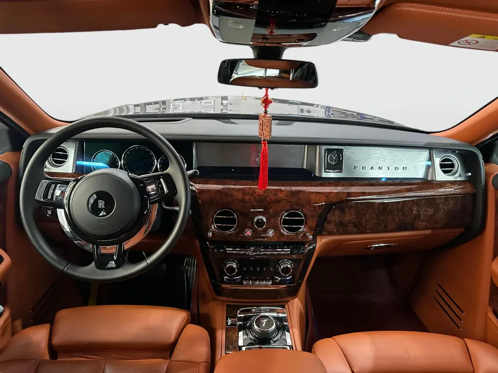 2018 Phantom Extended image