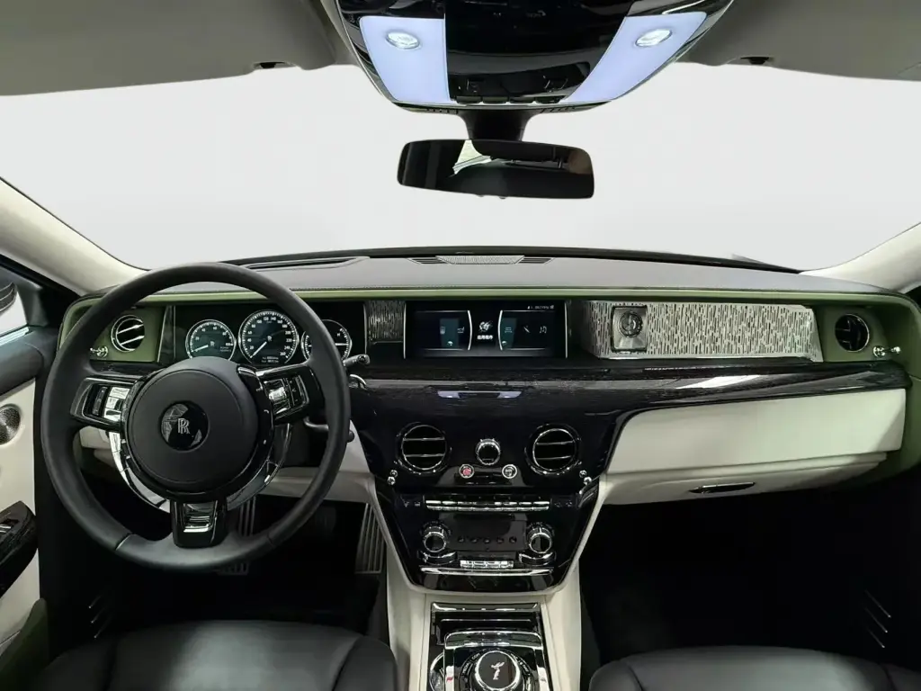 2023 Phantom Extended