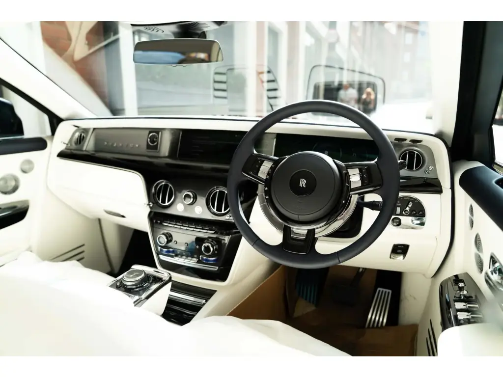 2025 Phantom Extended