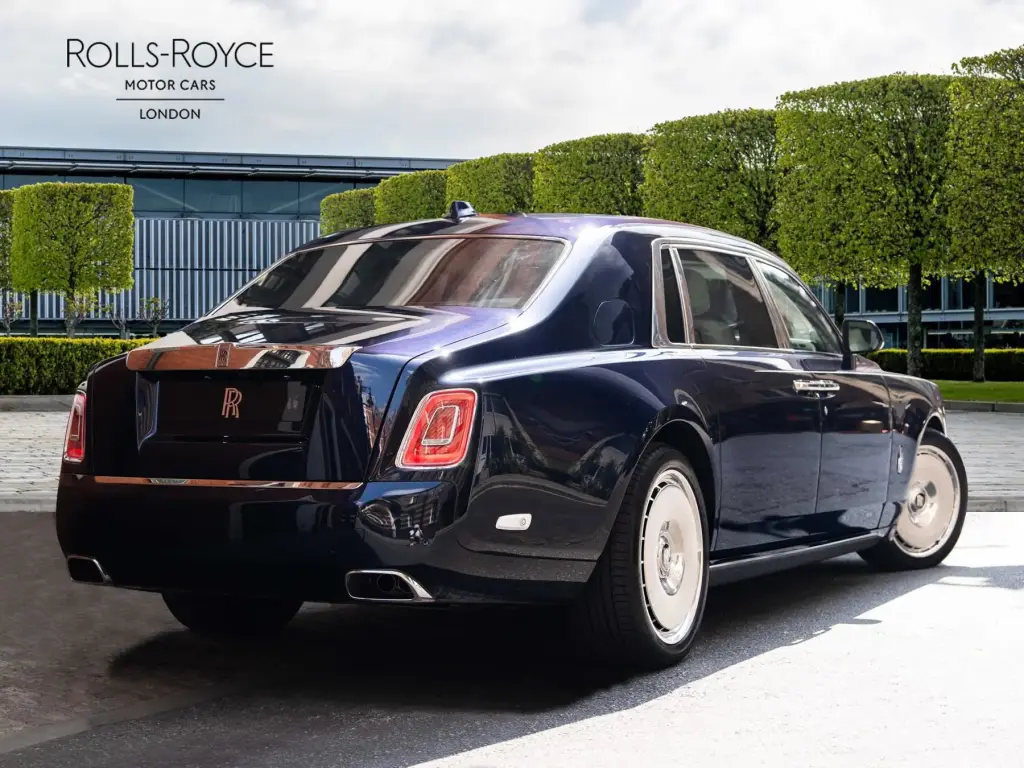 2025 Phantom Extended
