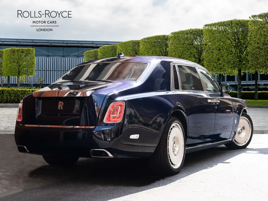 2025 Phantom Extended