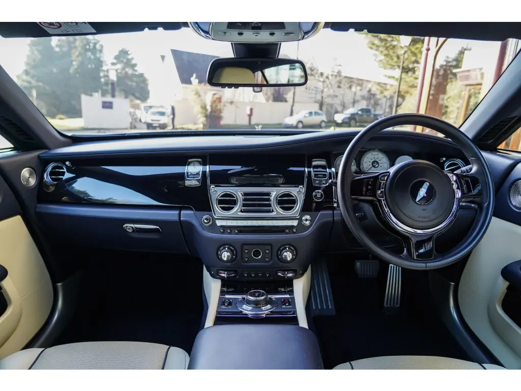 2018 Wraith image