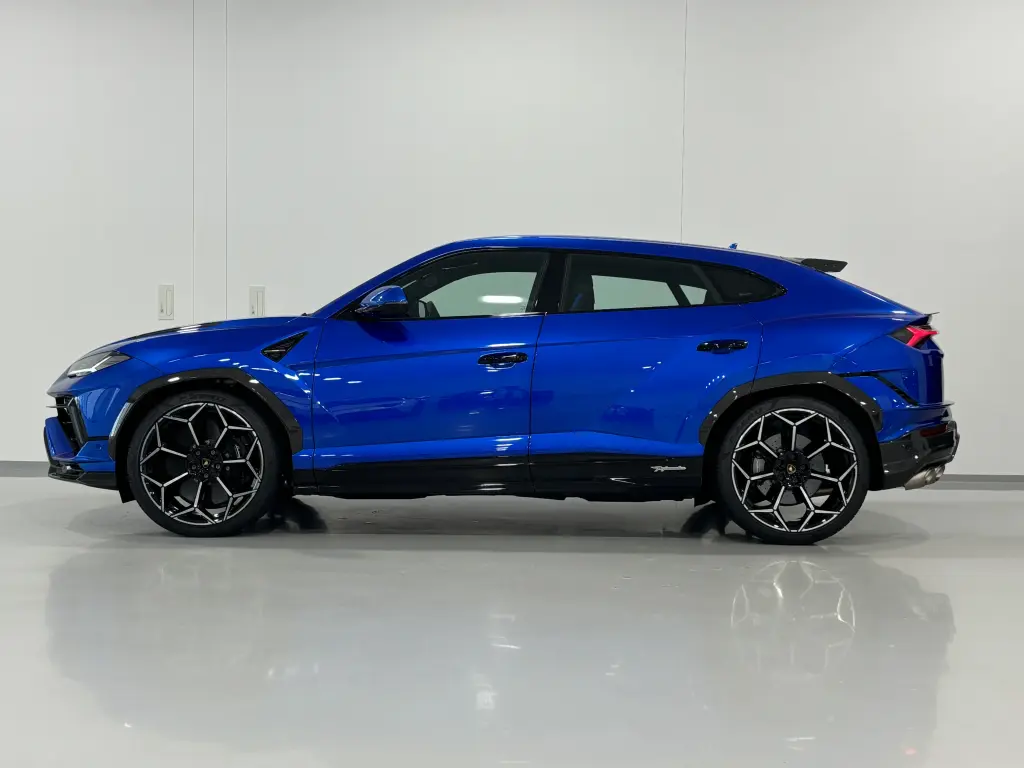 Image for 2023 Urus Performante at position 4