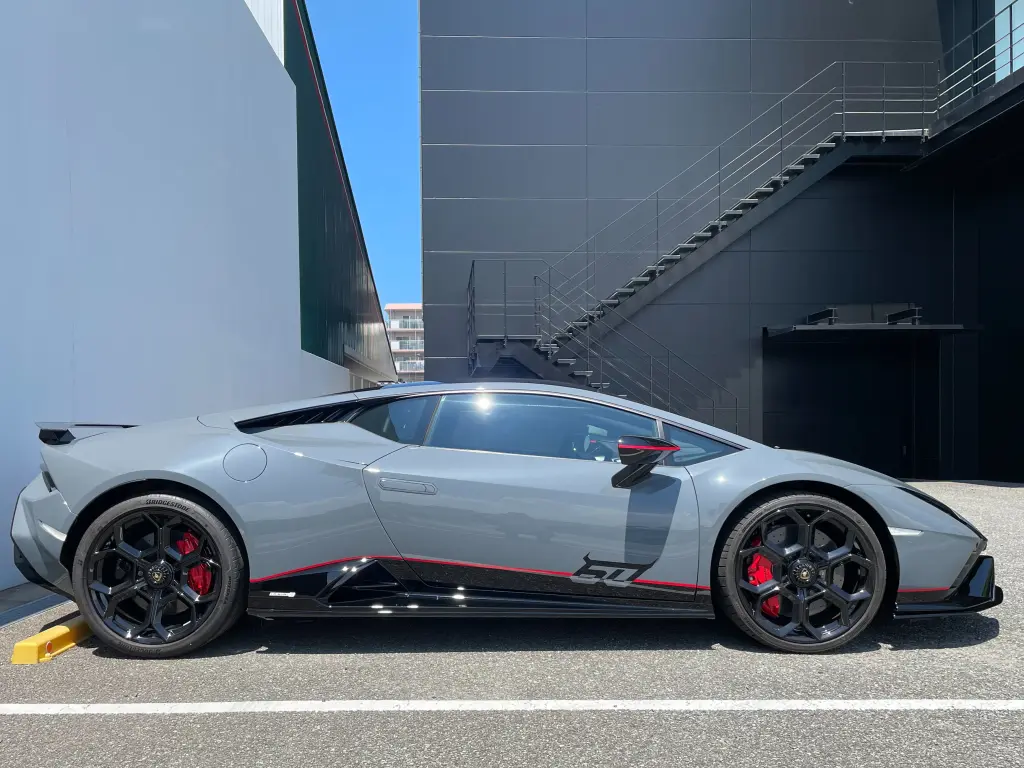 Image for 2023 Huracán EVO LP 640-2 Tecnica at position 2