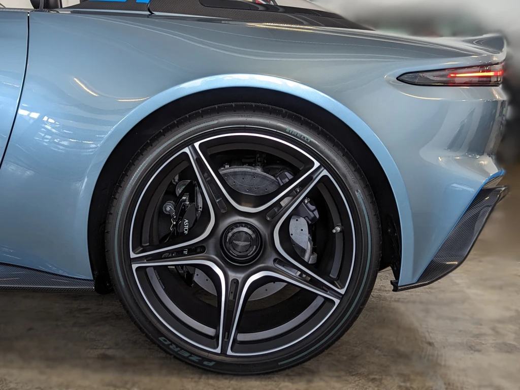 2021 Vantage Speedster thumbnail vehicle image 3