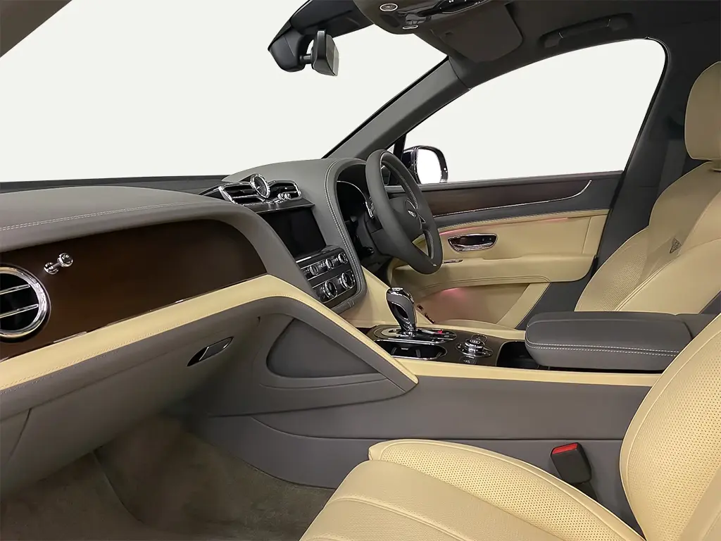 Image for 2023 Bentayga EWB V8 at position 2