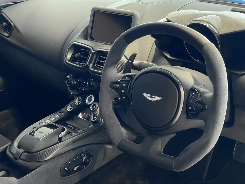 2023 Vantage F1 Edition Coupe thumbnail vehicle image 2