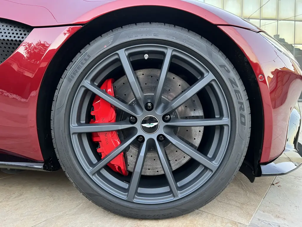 2020 Vantage Coupe thumbnail vehicle image 3