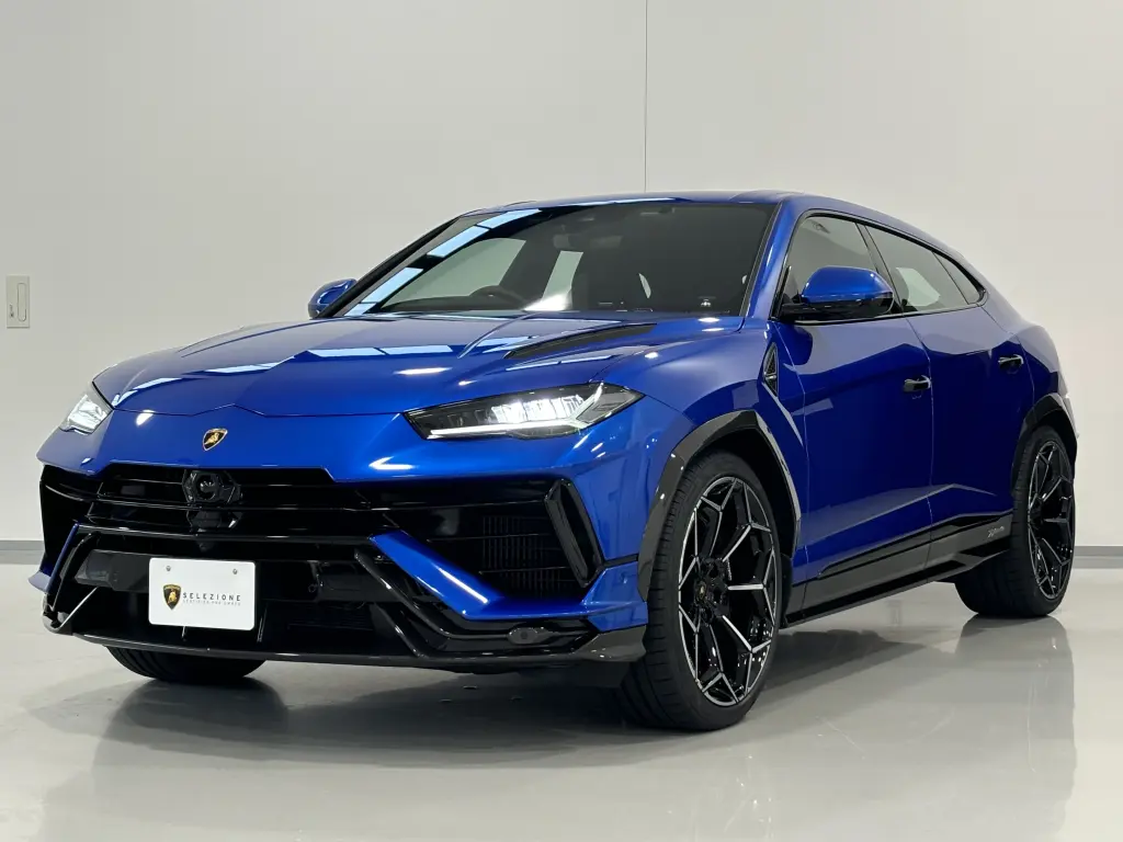 Image for 2023 Urus Performante at position 3